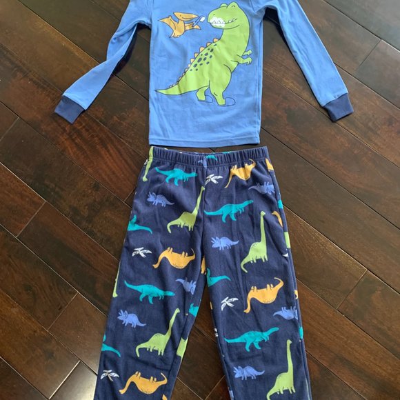 NWT, CARTER'S BOYS FLEECE PJs - Picture 2 of 15